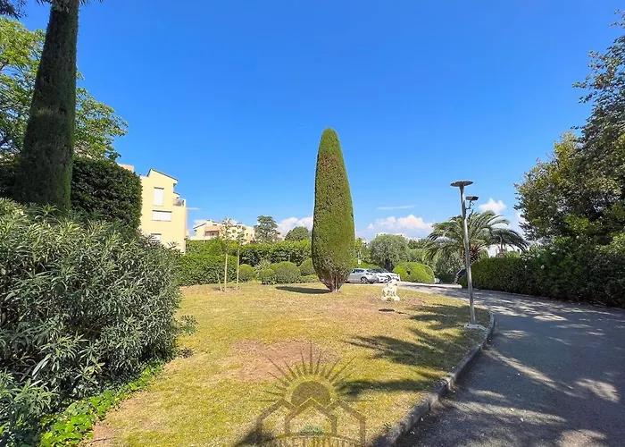 La Badine Airco Pool For 2 By Sunset Apartamento